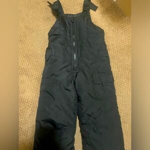 Black snow bib 3T